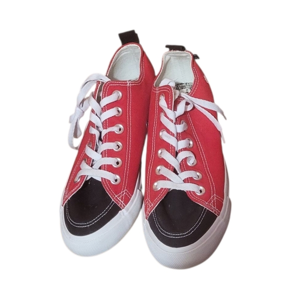 SKICKS Cincinnati Bearcats Low Top Womens Shoes Sneakers Size 7 - Picture 2 of 9